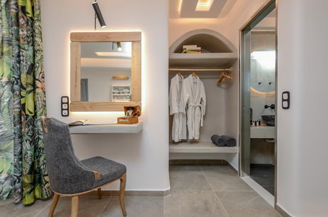Ariadne Apartment
