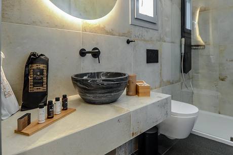 Ariadne Apartment