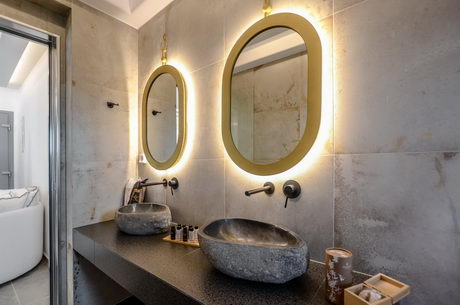 Artemis Apartment